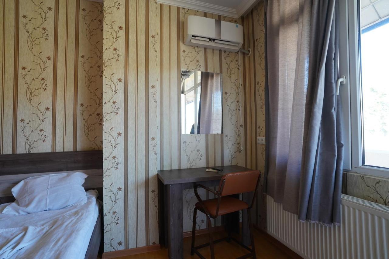 Imperator 1 Hotel 库塔伊西 外观 照片