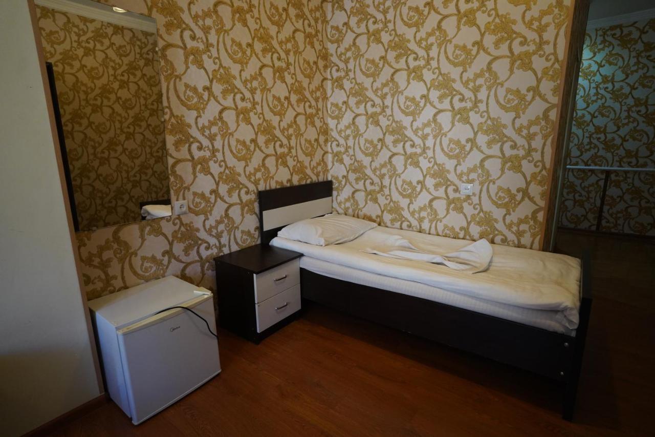 Imperator 1 Hotel 库塔伊西 外观 照片