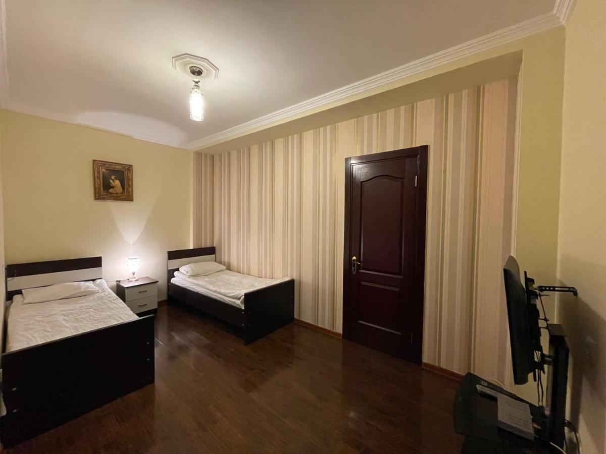 Imperator 1 Hotel 库塔伊西 外观 照片