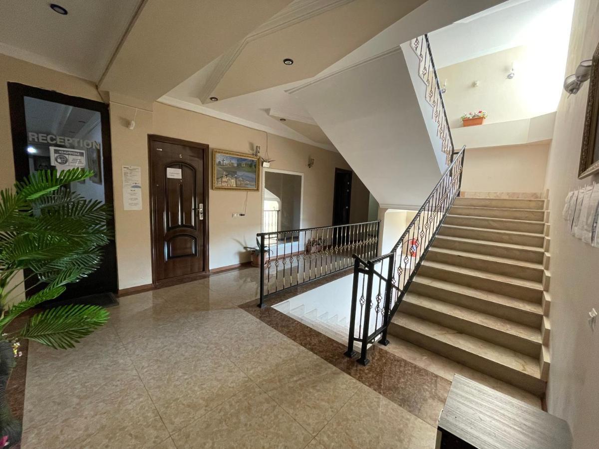 Imperator 1 Hotel 库塔伊西 外观 照片